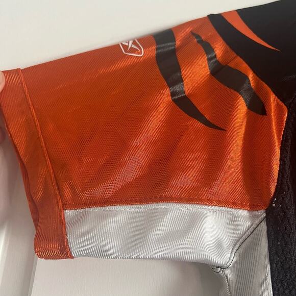 Rey Maualuga Rebook NFL Boys Football Jersey- Size L (7) - Picture 9 of 9